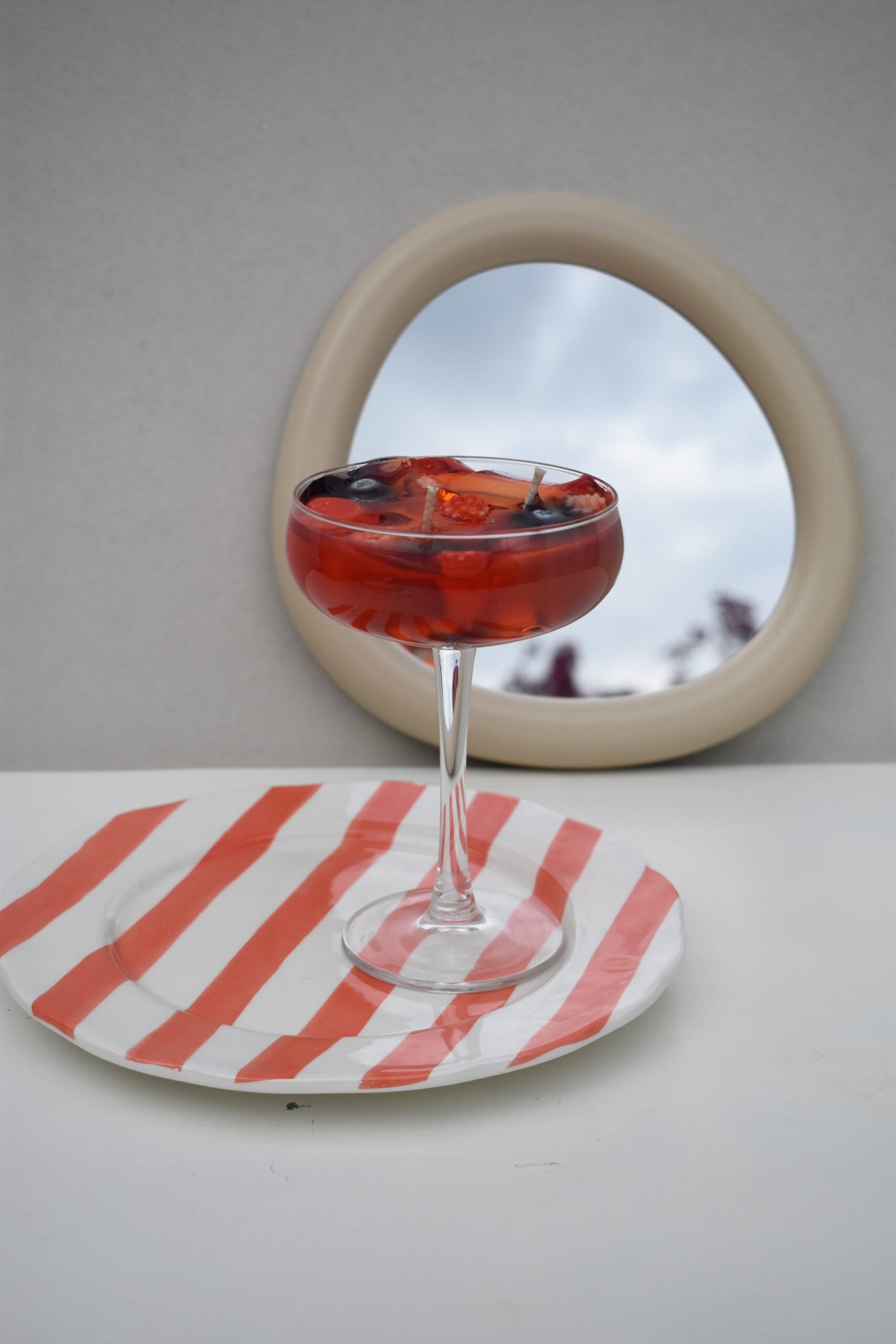 berry-gin-tonic-cocktail