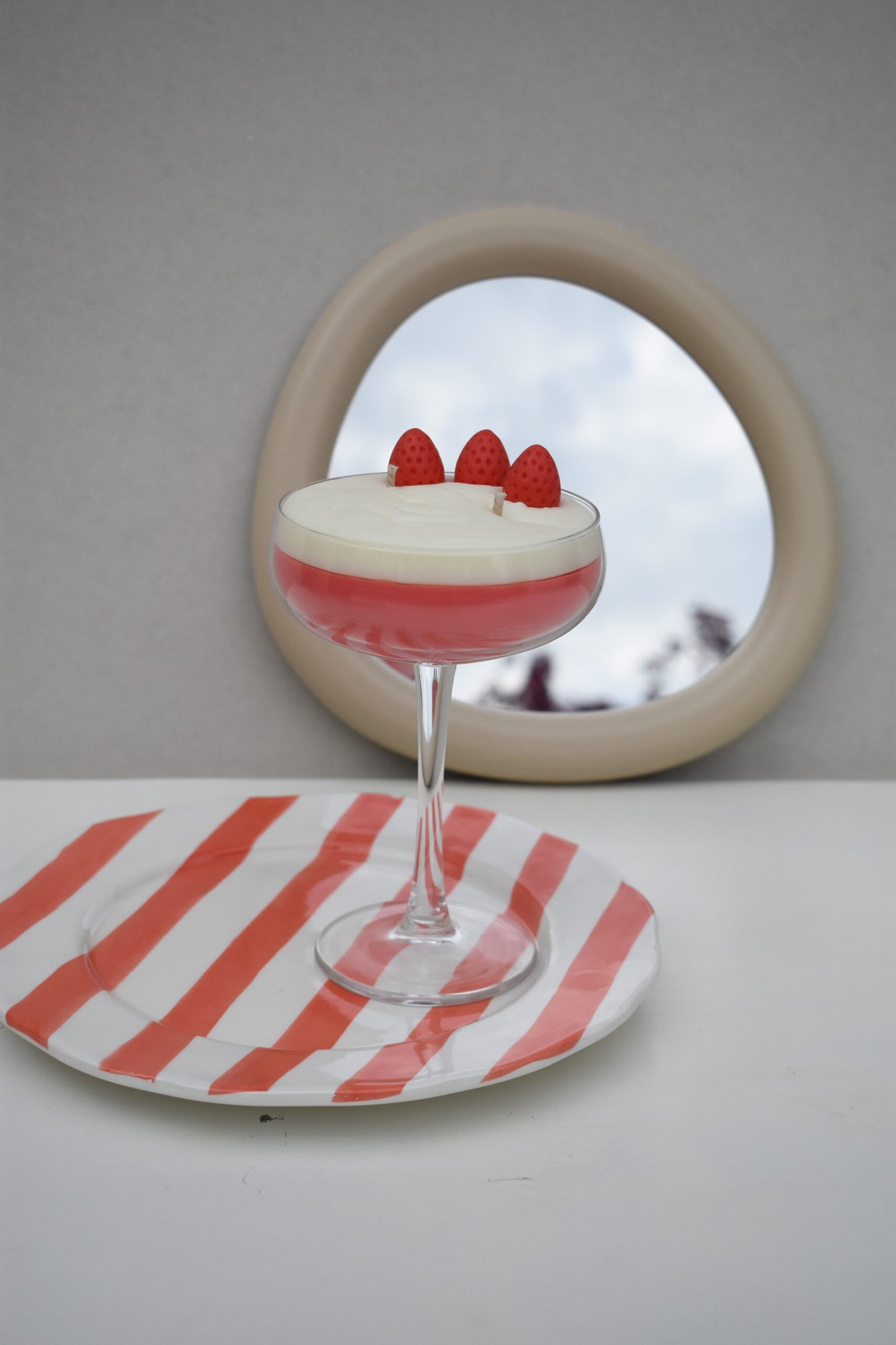 strawberry-martini-candle